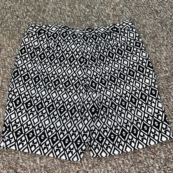 Women’s Mario Serrani Shorts - Picture 3 of 3